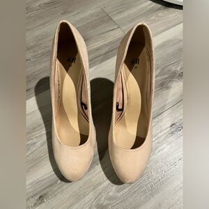 H&M Women's beige suede stiletto 7
